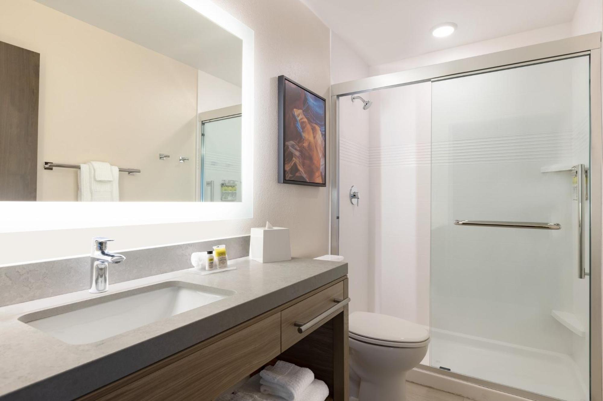 Candlewood West By Ihg 2*